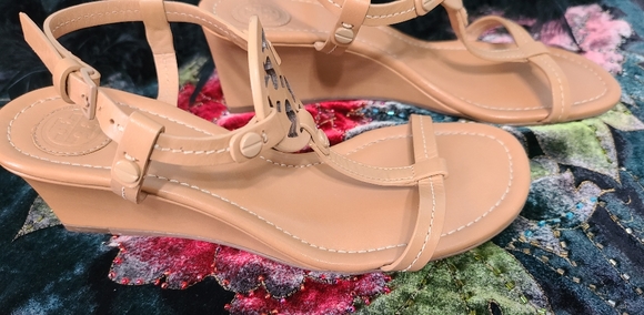 EUC Tory Burch Sandals - Picture 4 of 6